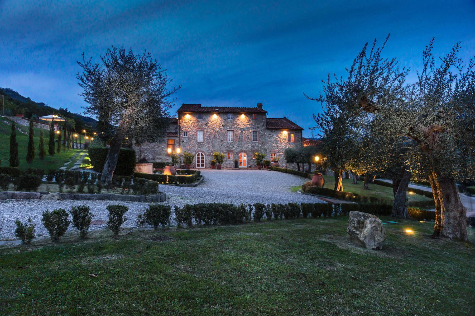 Hotel Villa Volpi ลุคคา ภายนอก รูปภาพ